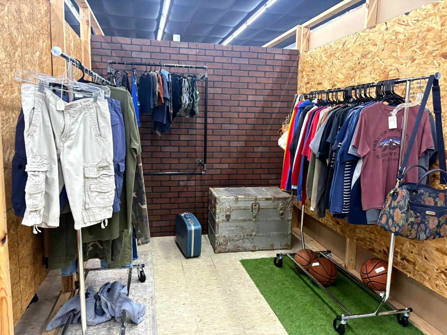 Clothing booth
