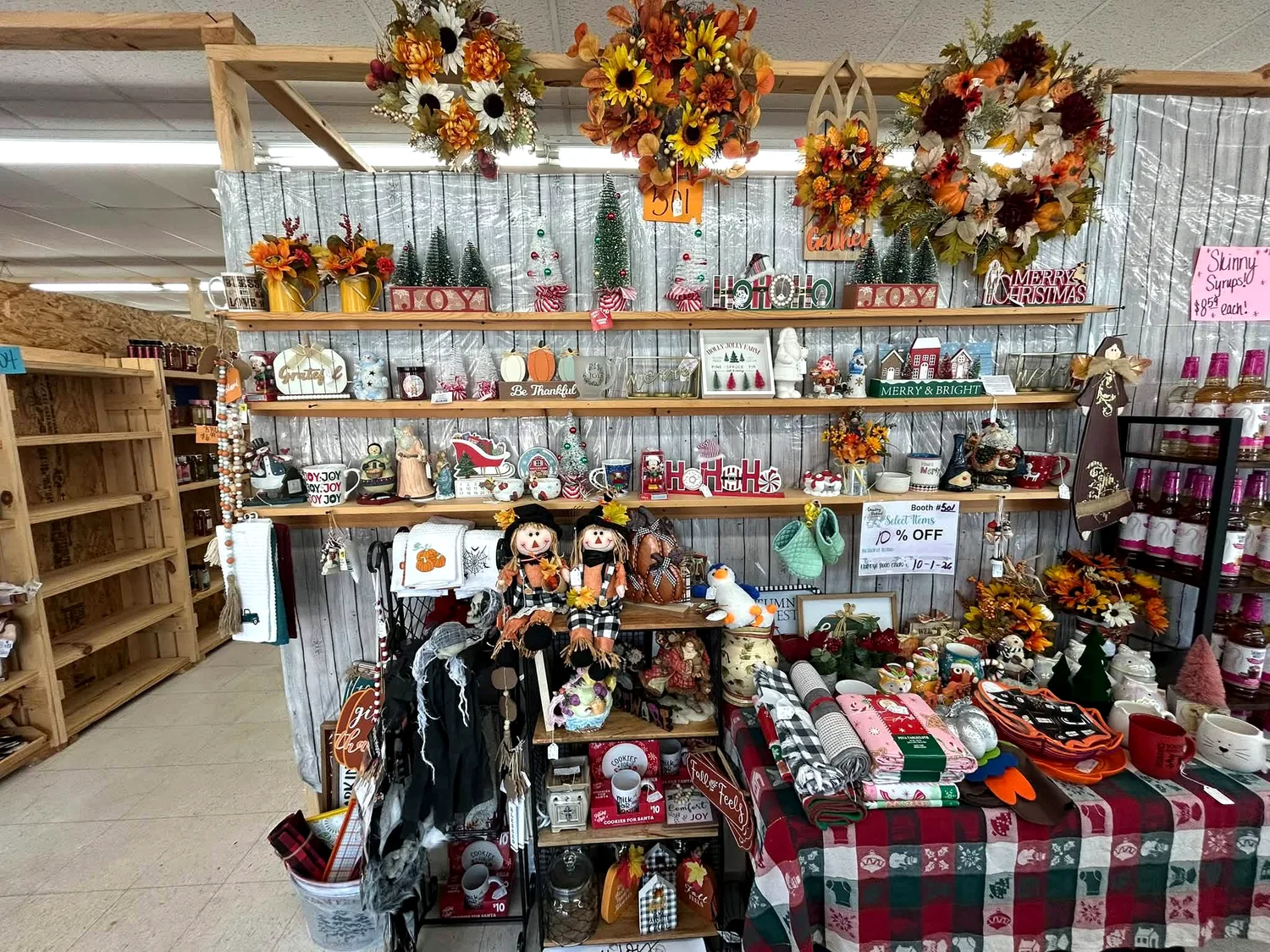 Seasonal vendor display at Country Pickins